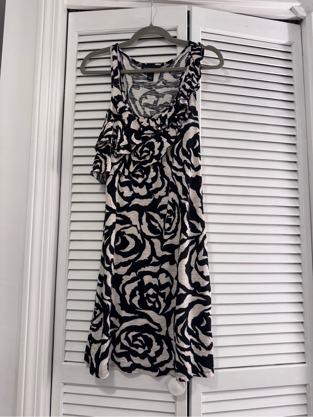 INC International Concepts Black and White Floral Ruffle Midi Dress